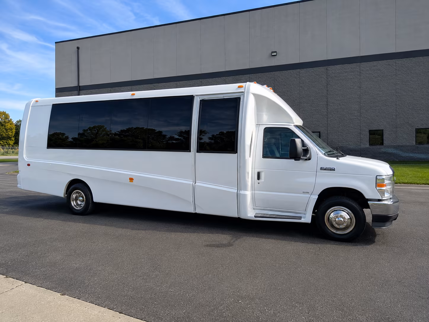 bus rentals for bands performers and touring groups based near piscataway